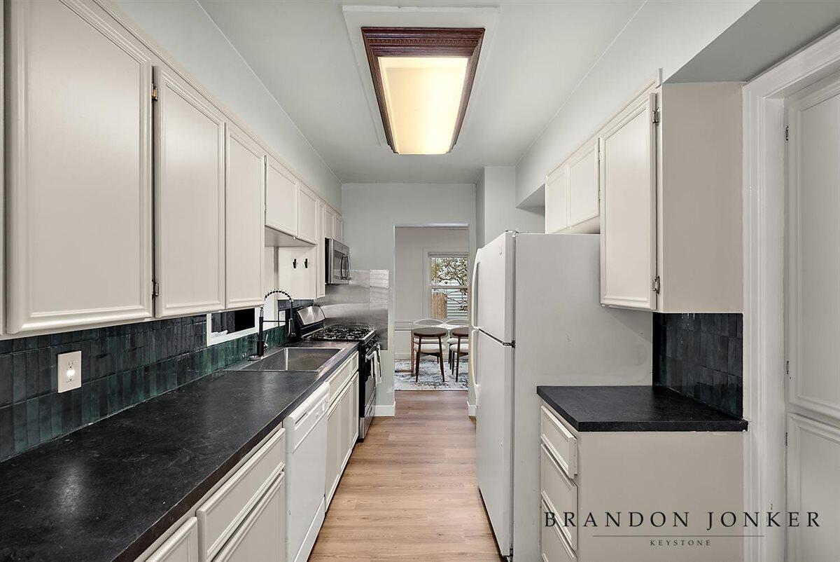 2417 Brooklyn Avenue Property Photo 12