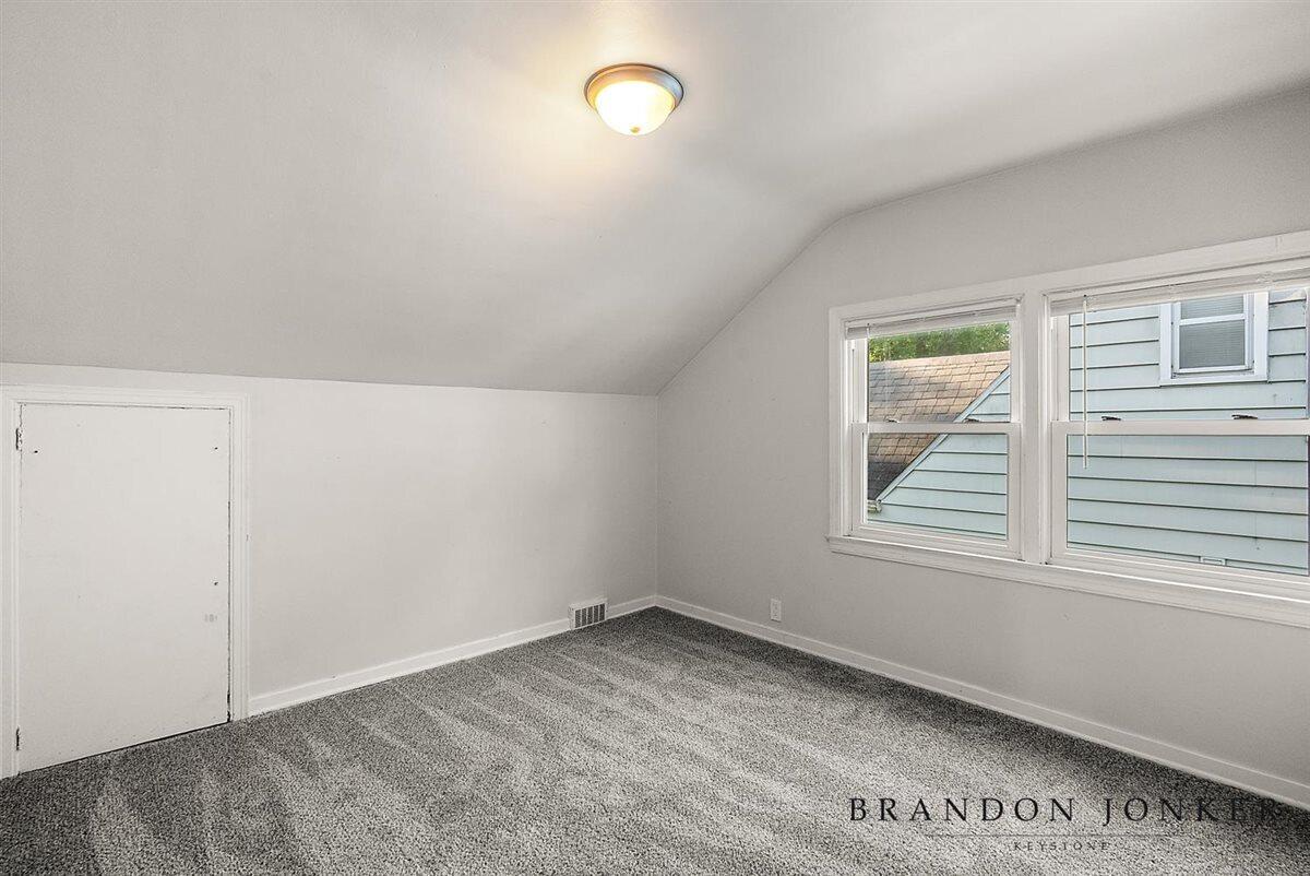 2417 Brooklyn Avenue Property Photo 19