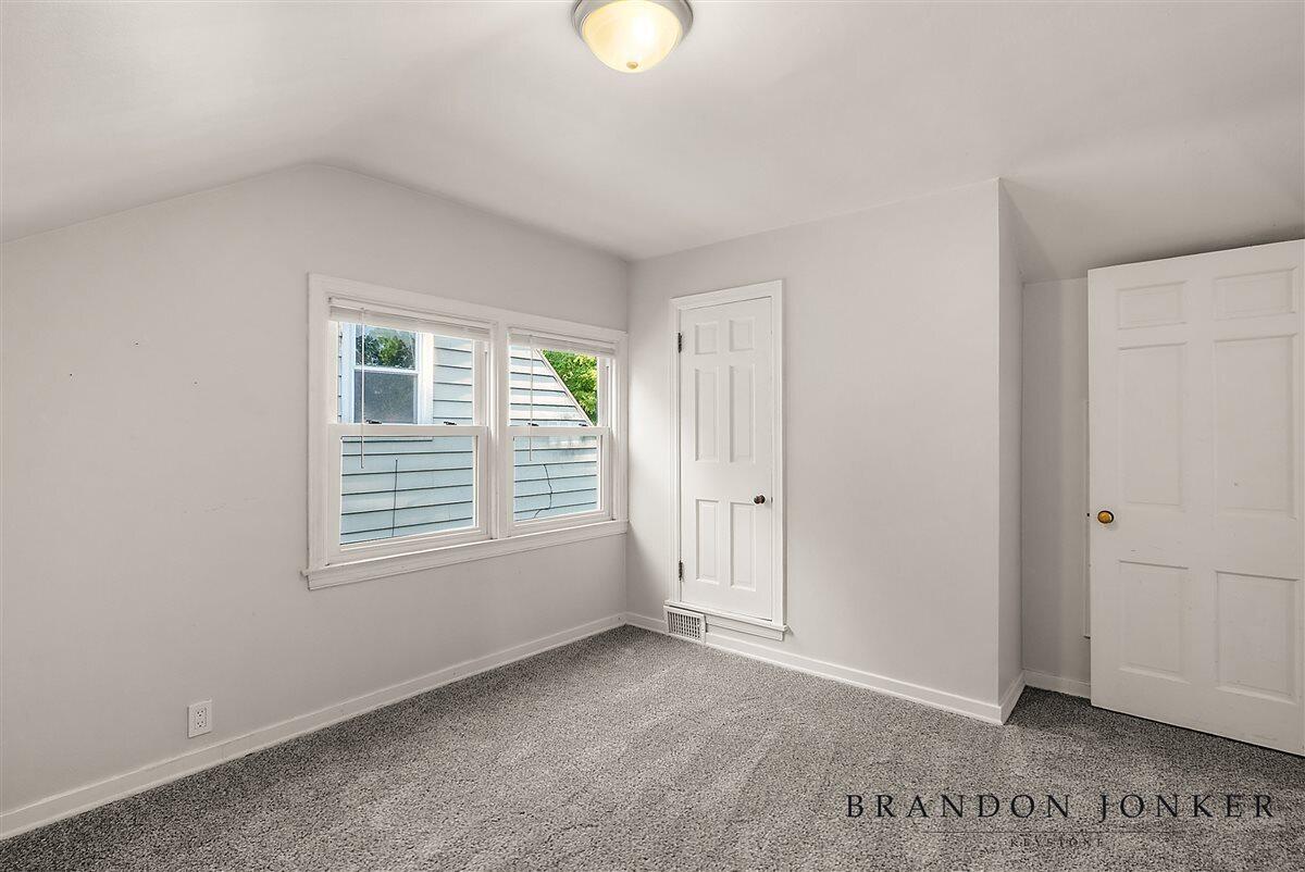 2417 Brooklyn Avenue Property Photo 20