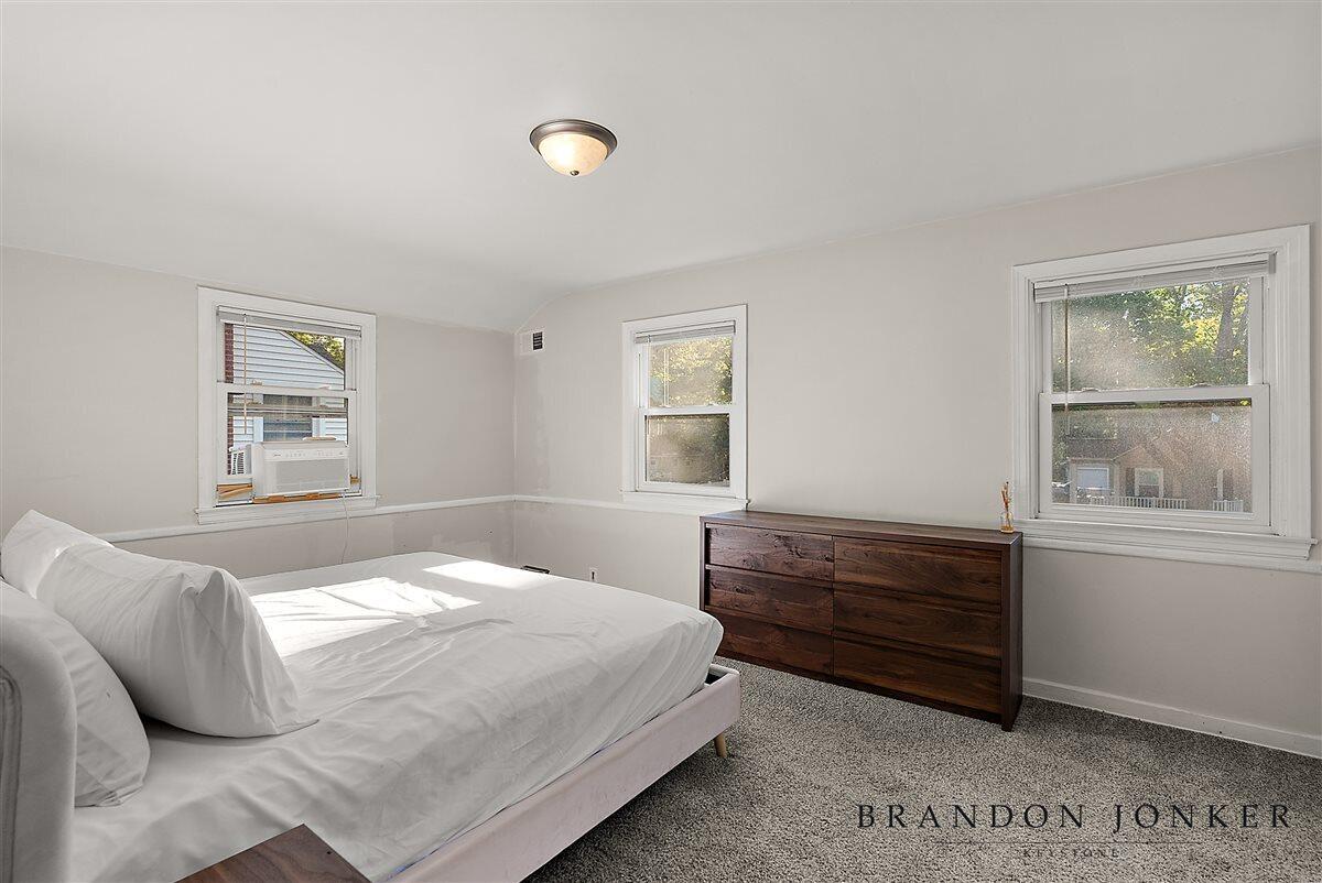 2417 Brooklyn Avenue Property Photo 25