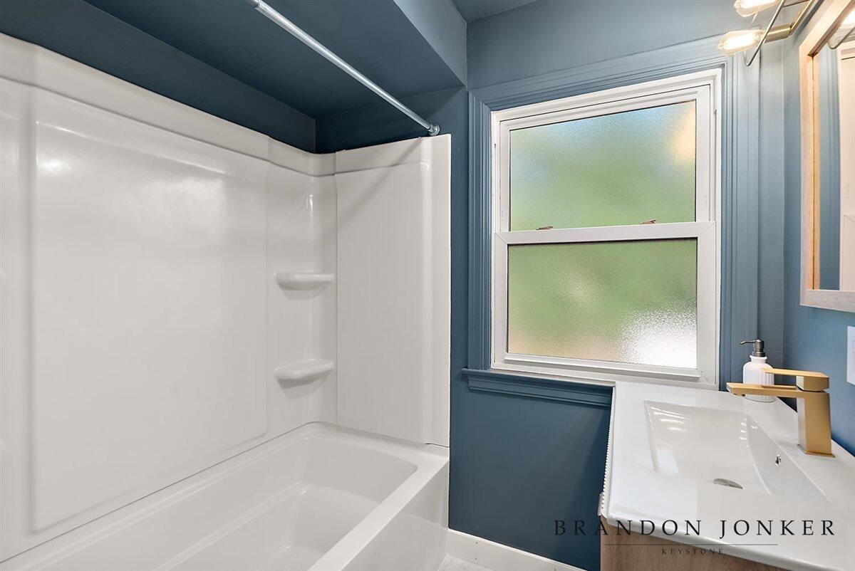 2417 Brooklyn Avenue Property Photo 28