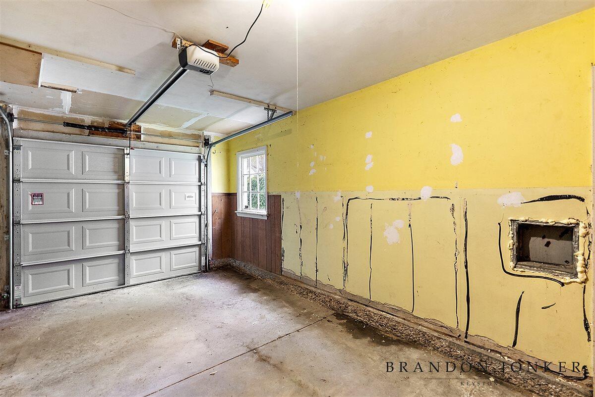 2417 Brooklyn Avenue Property Photo 36