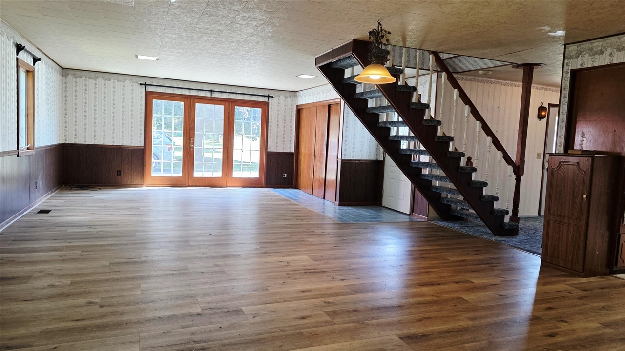 2151 E Coral Road Property Photo 5