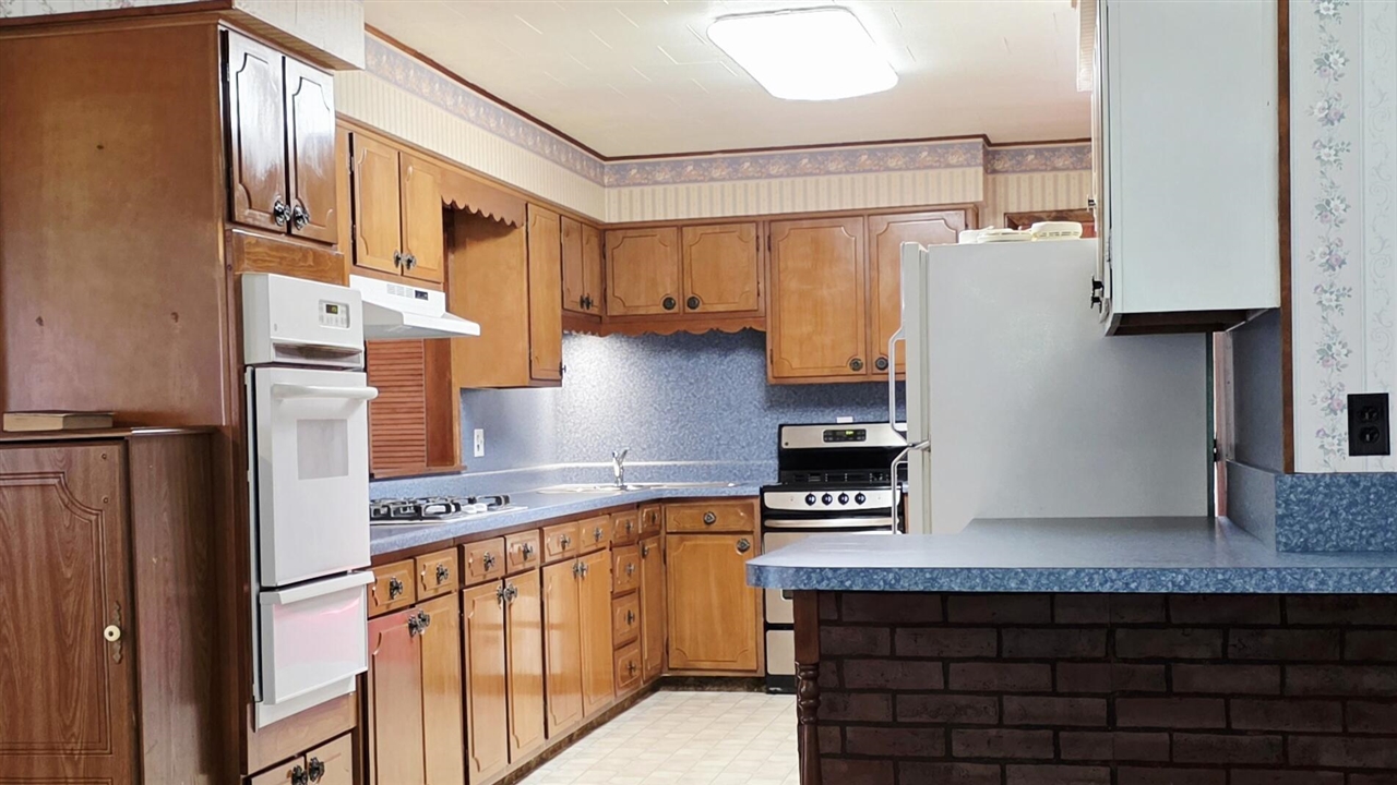 2151 E Coral Road Property Photo 8