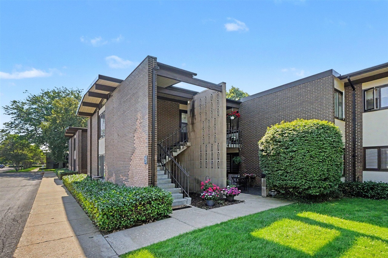 808 S Beacon Boulevard Property Photo 1