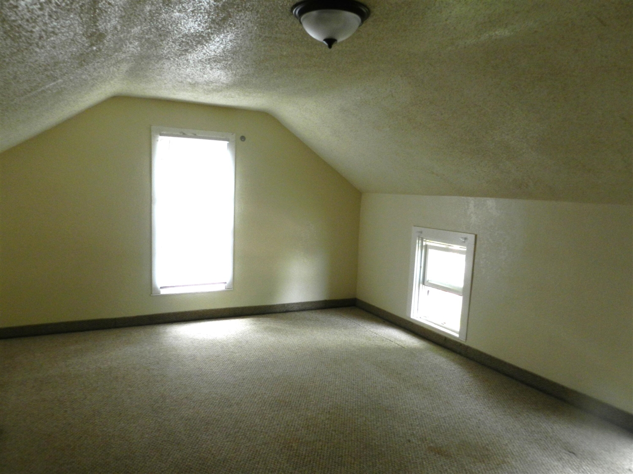 115 W Cass Street Property Photo 16