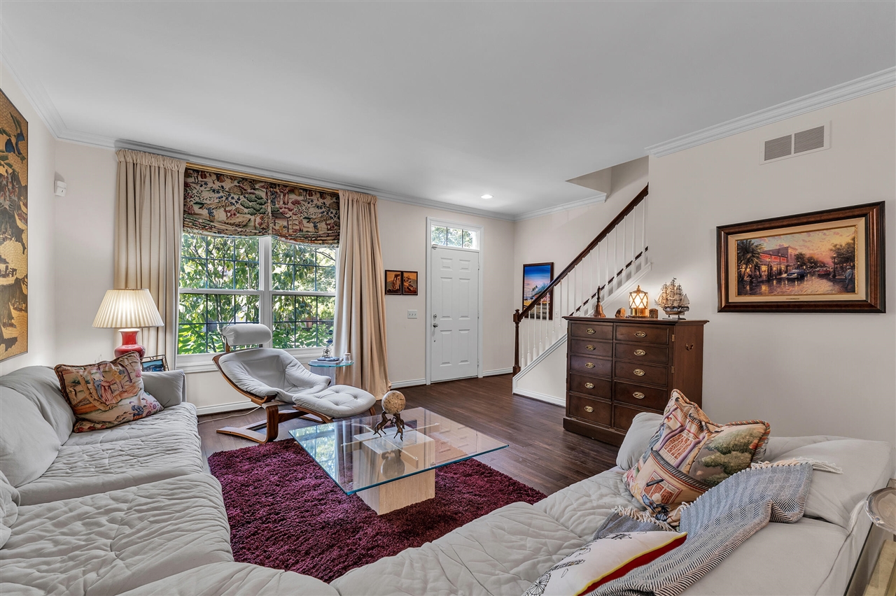 21521 Garrison Street Property Photo 5