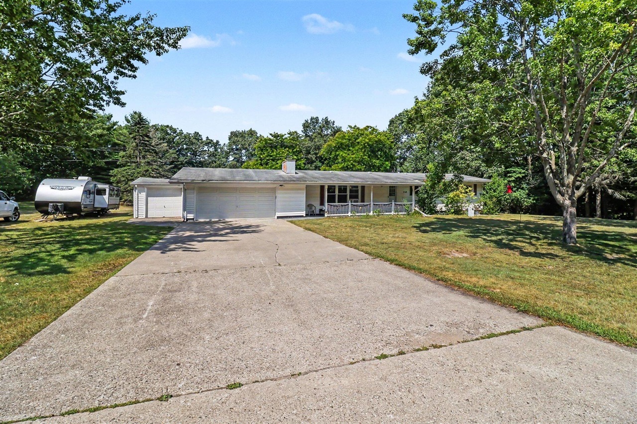 2218 Maple Road Property Photo 2