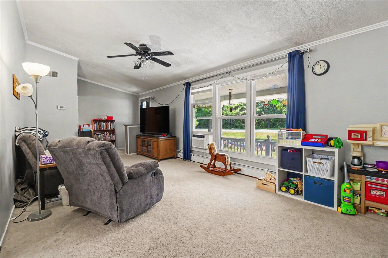 2218 Maple Road Property Photo 6