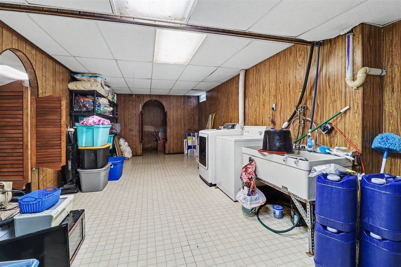 2218 Maple Road Property Photo 14