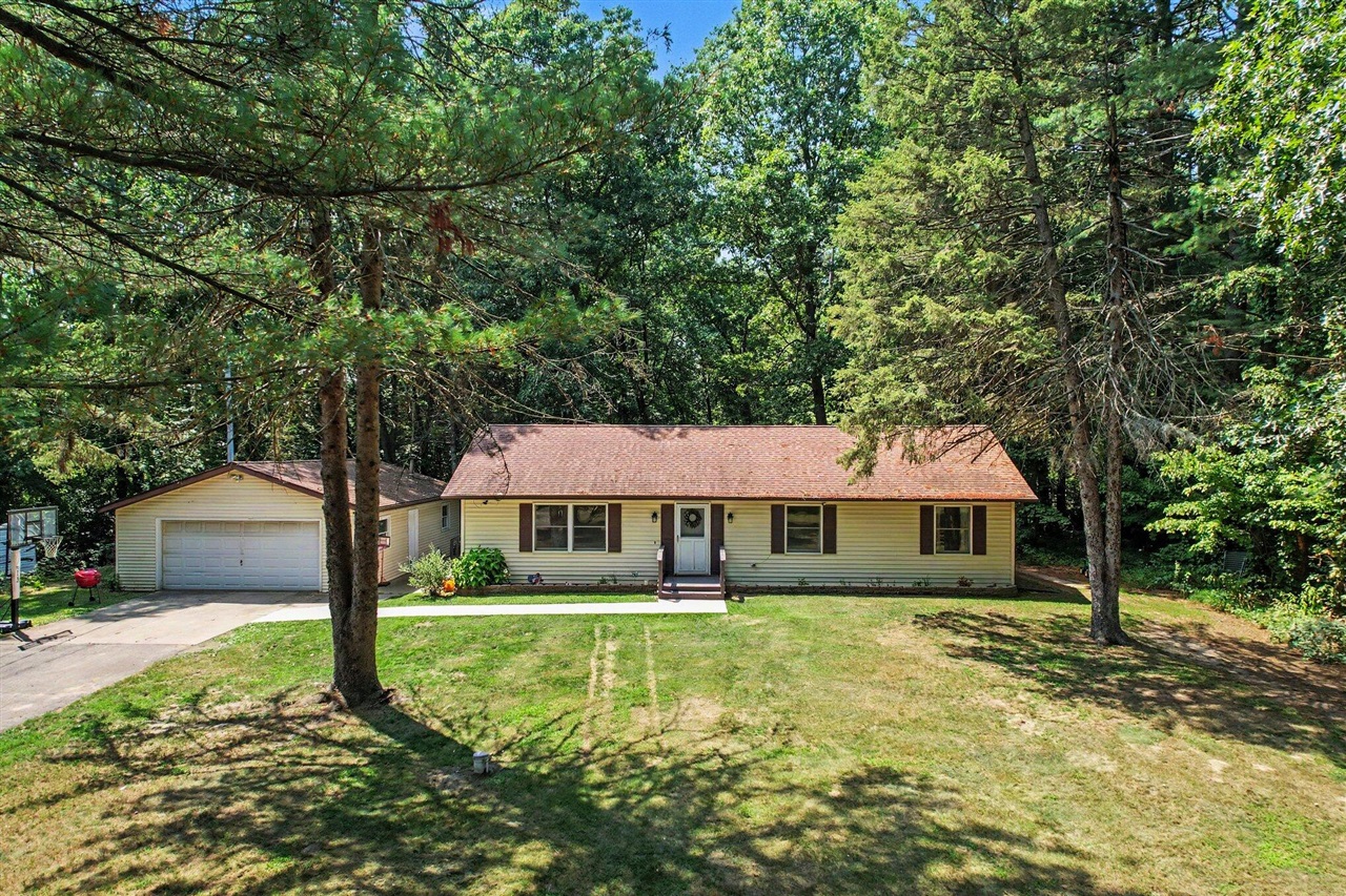21321 Clear Lake Avenue Property Photo 1