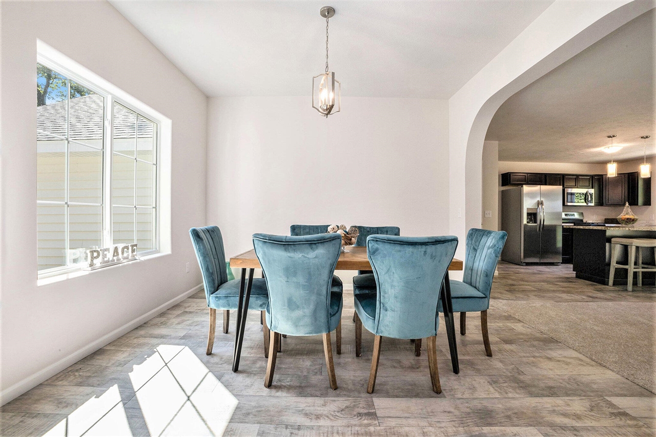 4275 Butternut Drive Property Photo 6