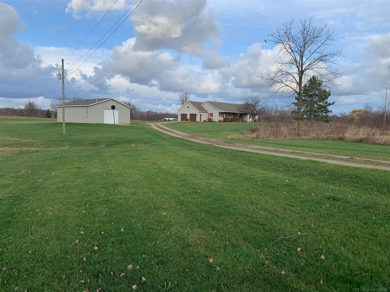 2665 E Moore Road Property Photo 1