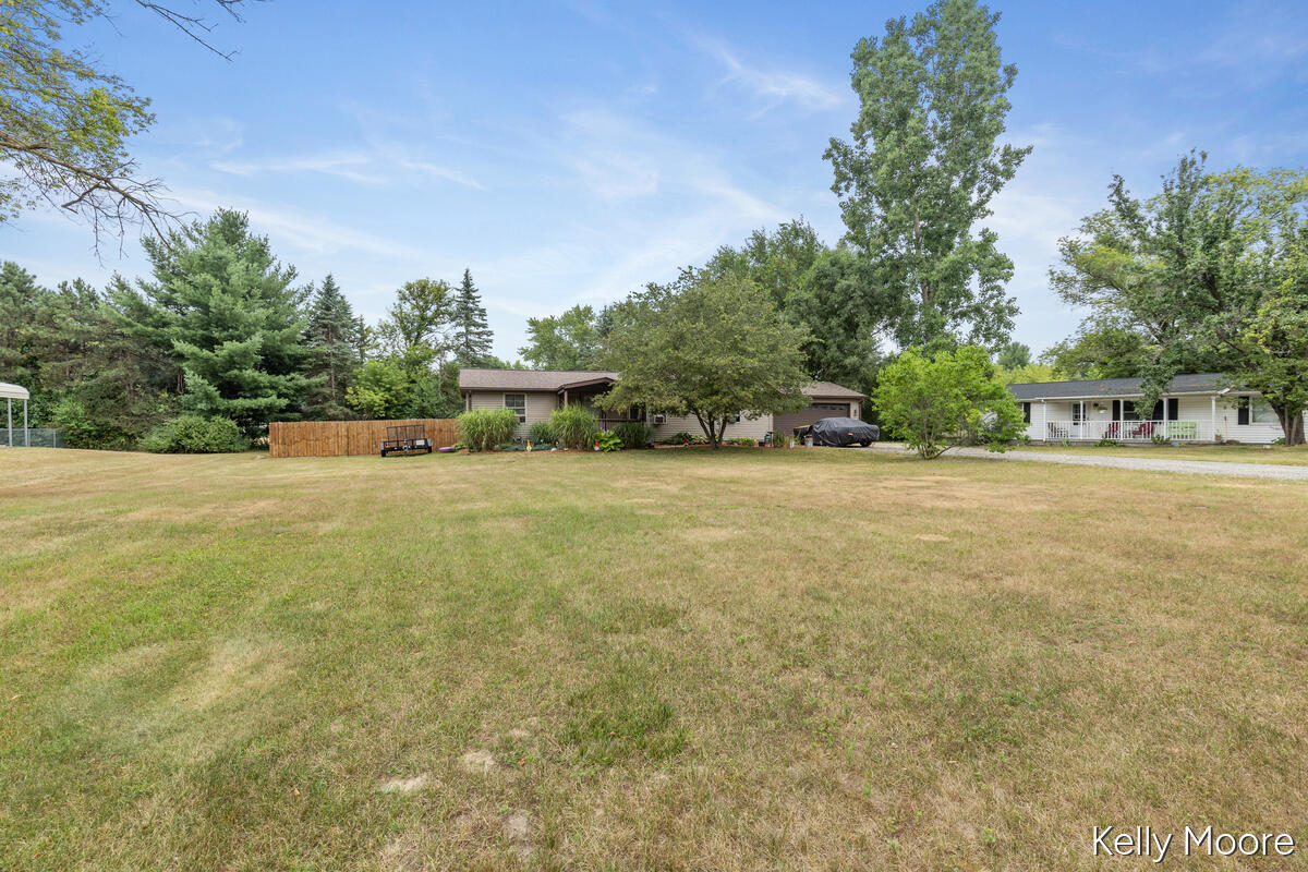 2542 E Bluewater Highway Property Photo 3