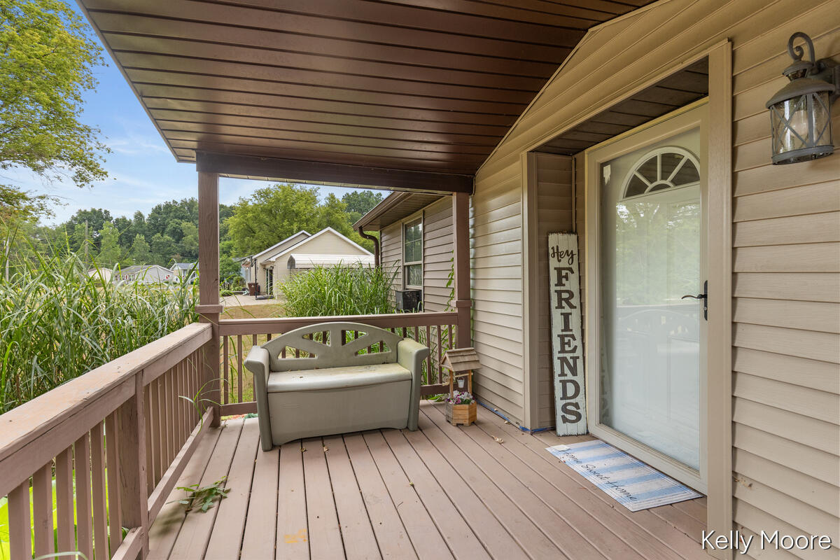 2542 E Bluewater Highway Property Photo 5