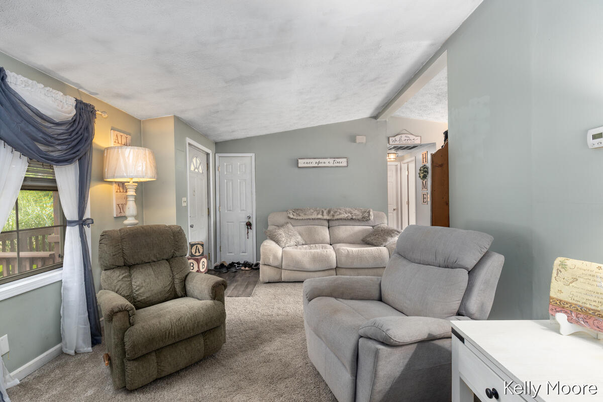 2542 E Bluewater Highway Property Photo 7