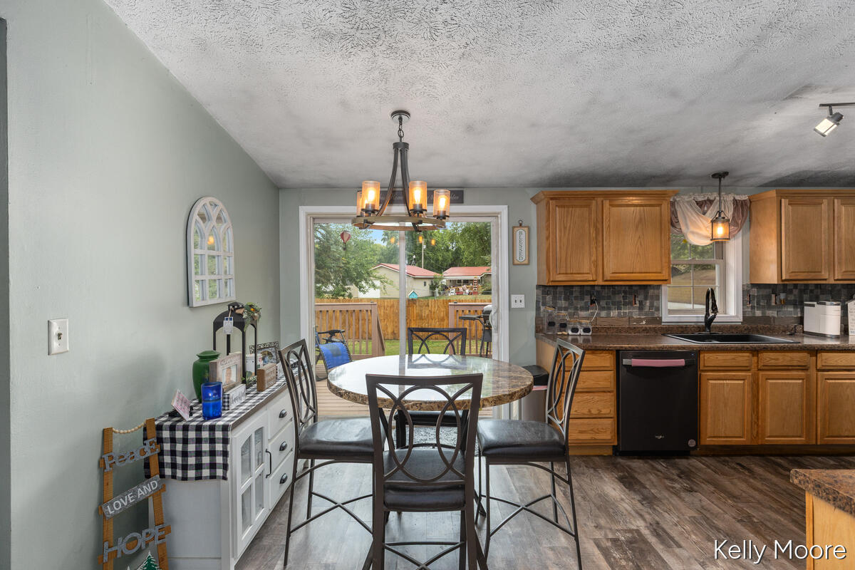2542 E Bluewater Highway Property Photo 9