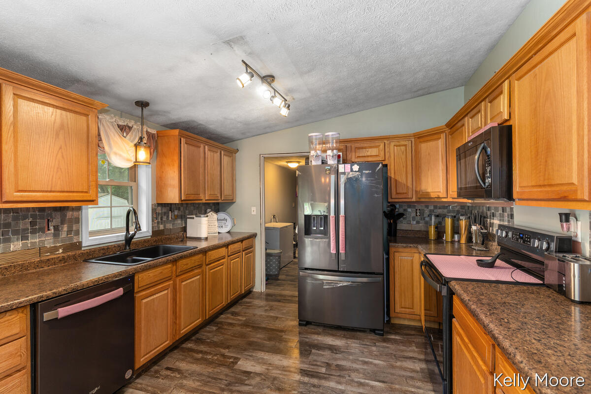 2542 E Bluewater Highway Property Photo 10