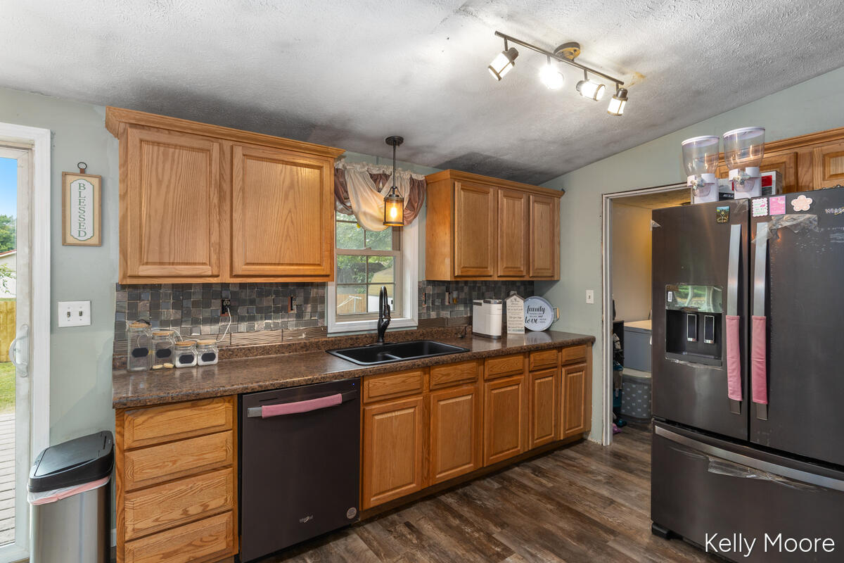 2542 E Bluewater Highway Property Photo 11