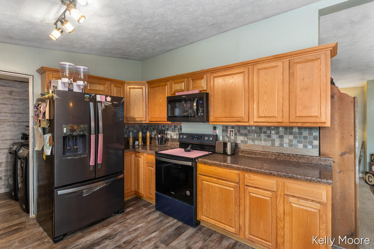 2542 E Bluewater Highway Property Photo 12