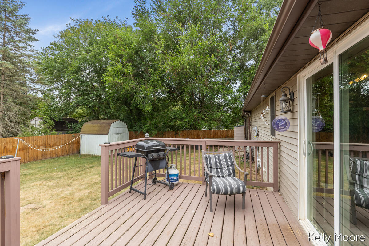 2542 E Bluewater Highway Property Photo 20