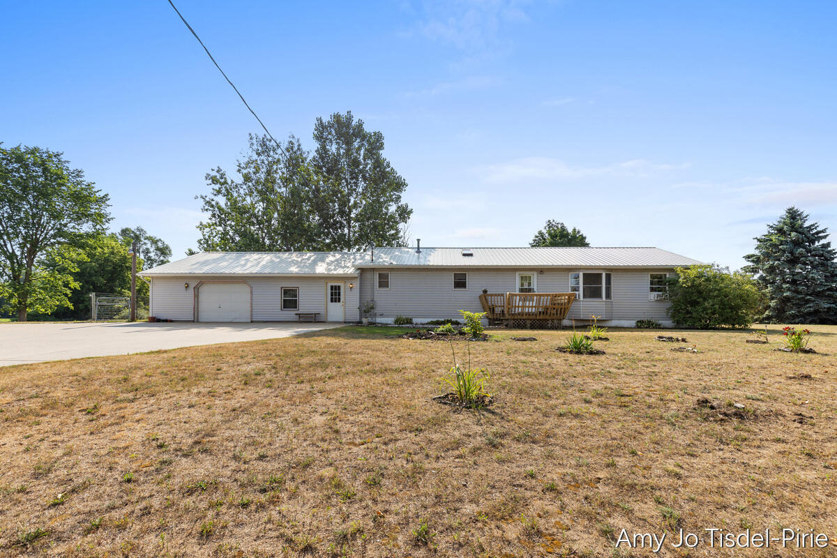 6643 S Wood Road Property Photo 1