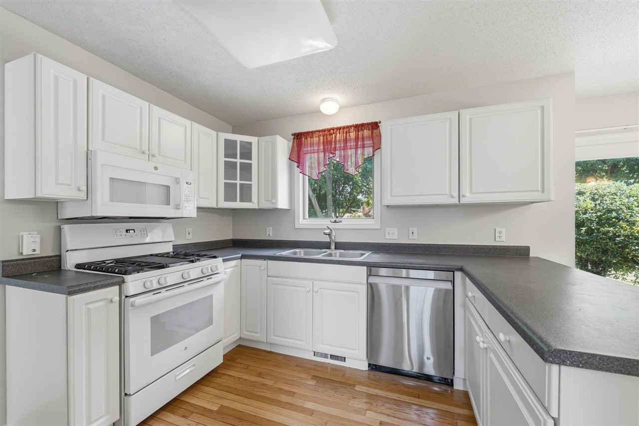 5048 Stapleton Drive Property Photo 14