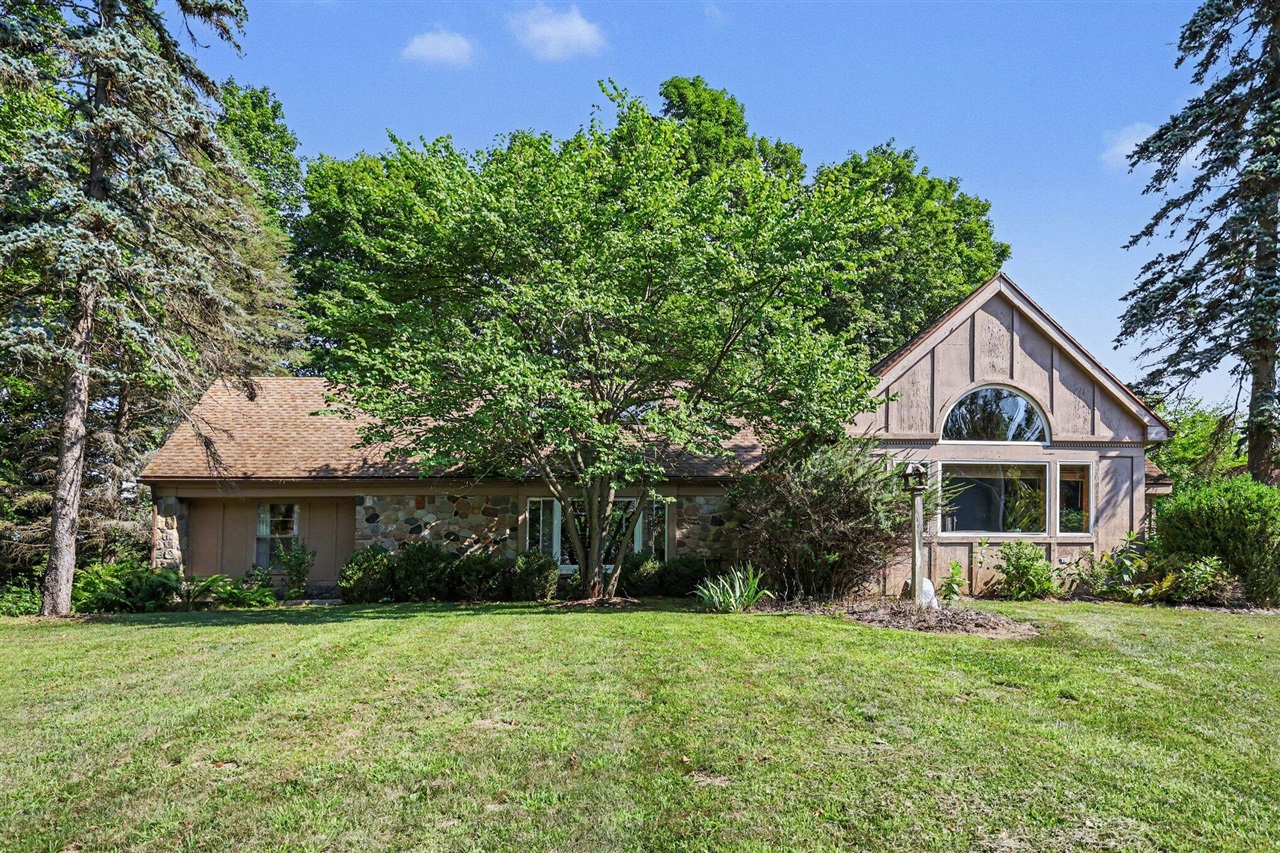 3988 Beeman Road Property Photo 3