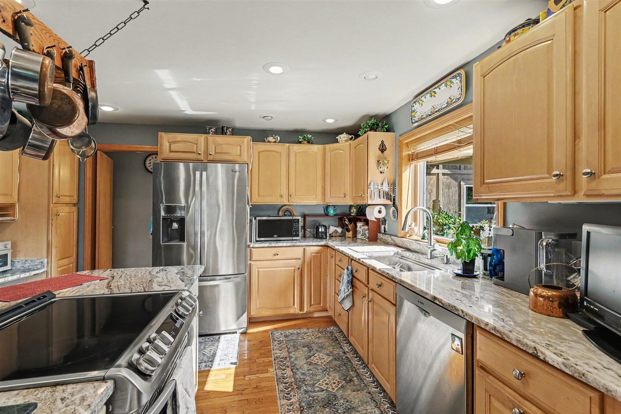 3988 Beeman Road Property Photo 6