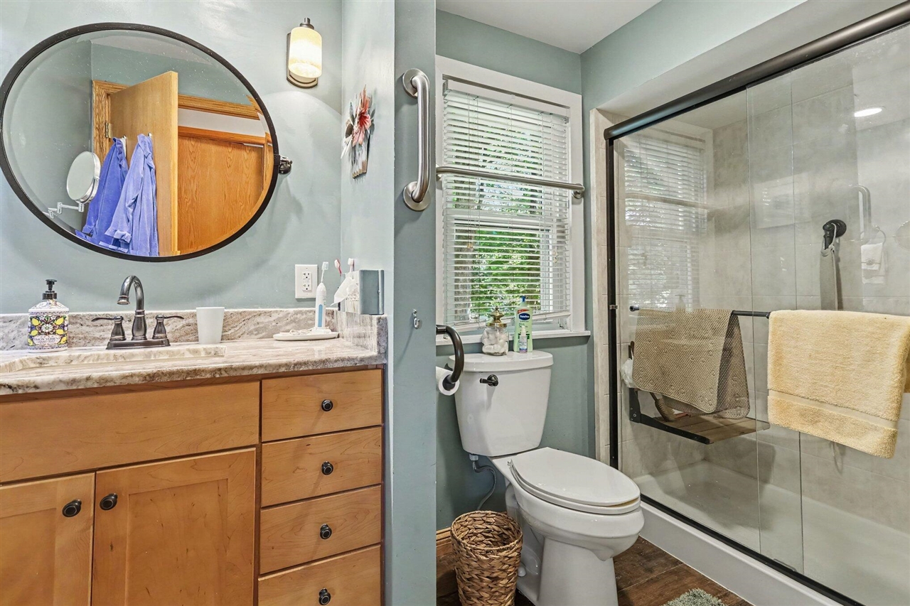 3988 Beeman Road Property Photo 9