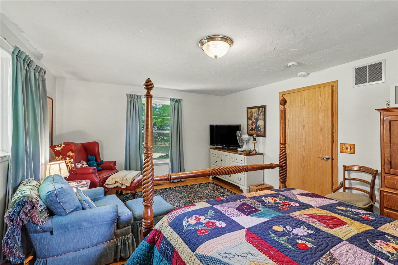 3988 Beeman Road Property Photo 12