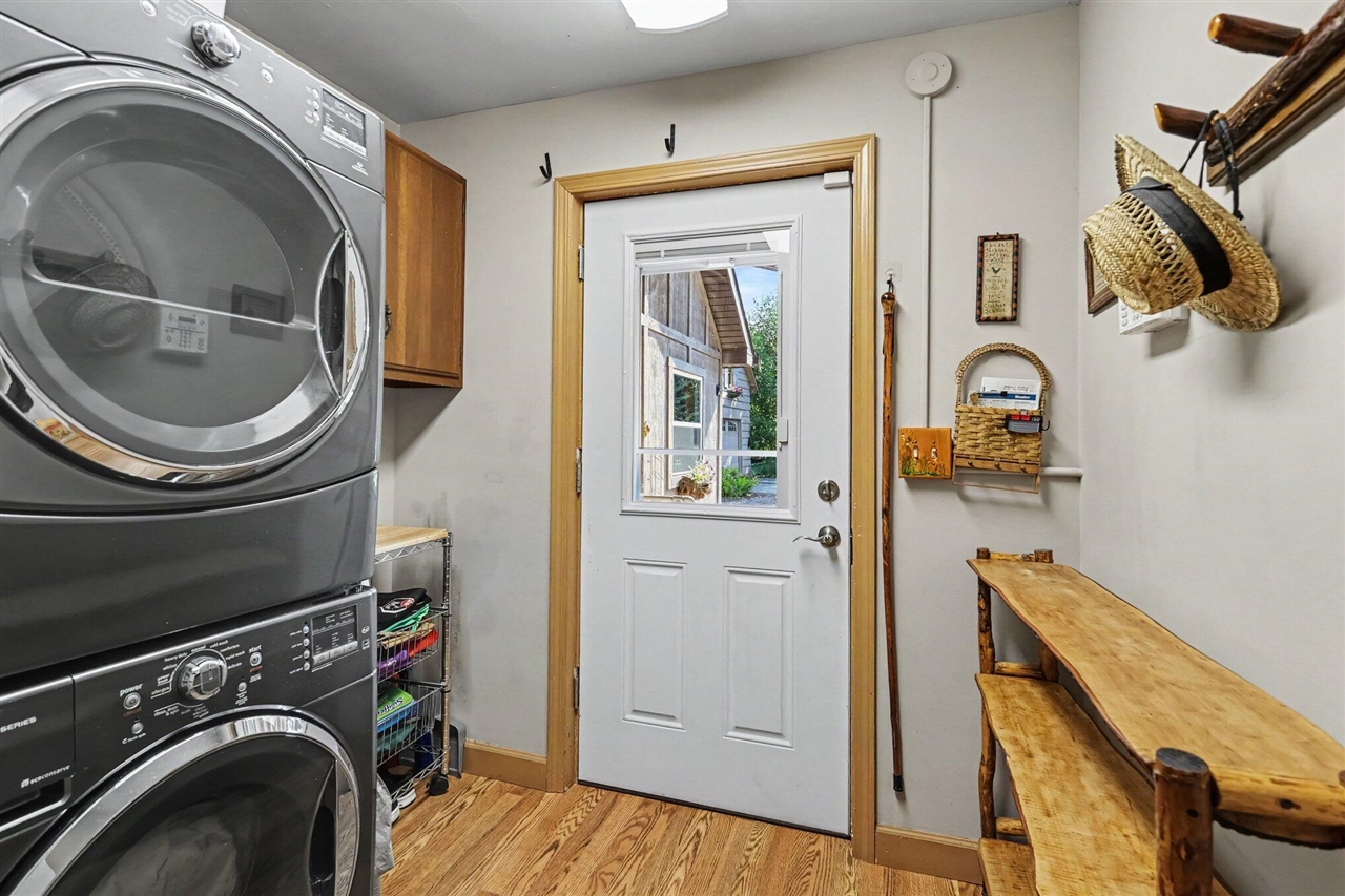 3988 Beeman Road Property Photo 15