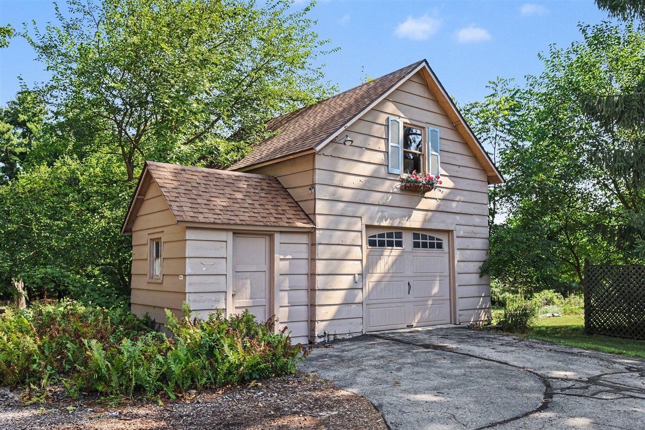 3988 Beeman Road Property Photo 43
