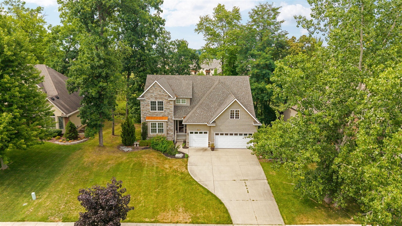 8243 Heathertree Lane Property Photo 3