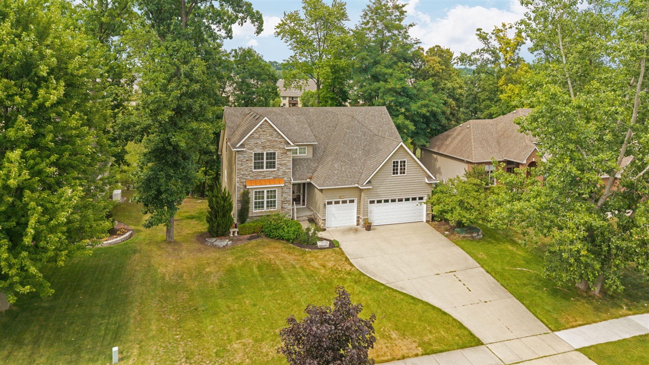 8243 Heathertree Lane Property Photo 4