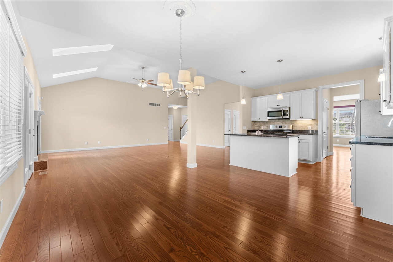 8243 Heathertree Lane Property Photo 31