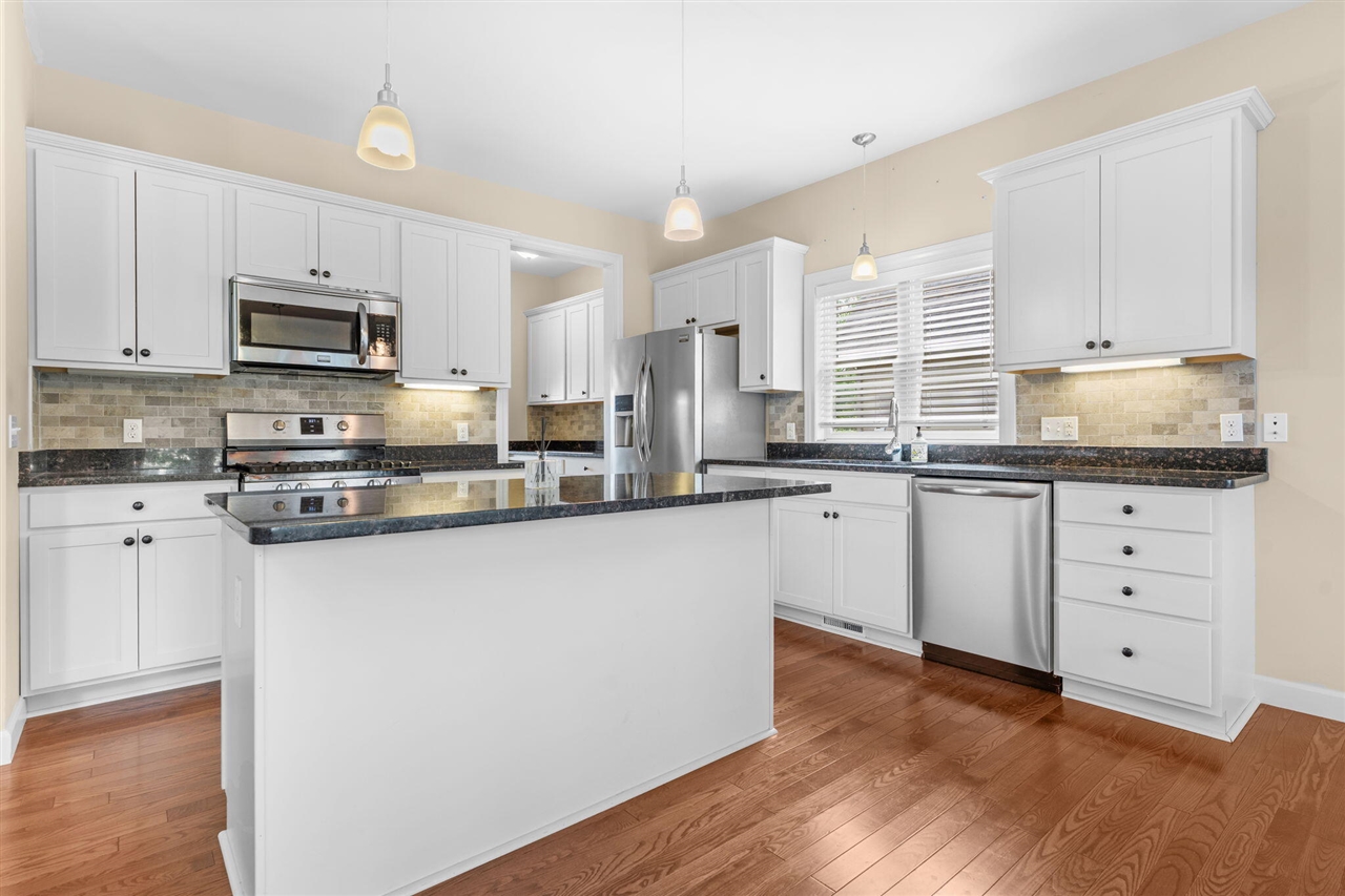 8243 Heathertree Lane Property Photo 32