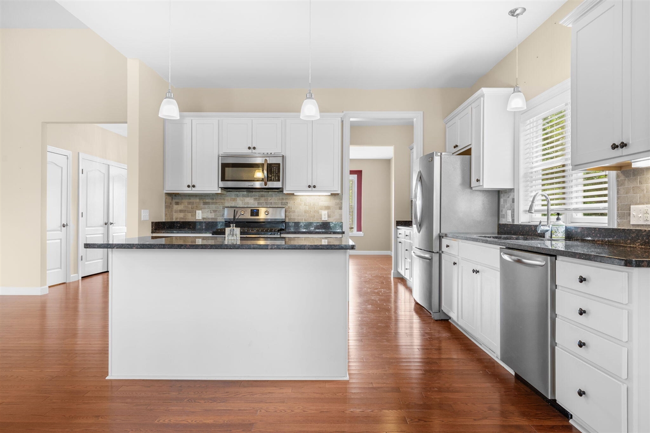 8243 Heathertree Lane Property Photo 33