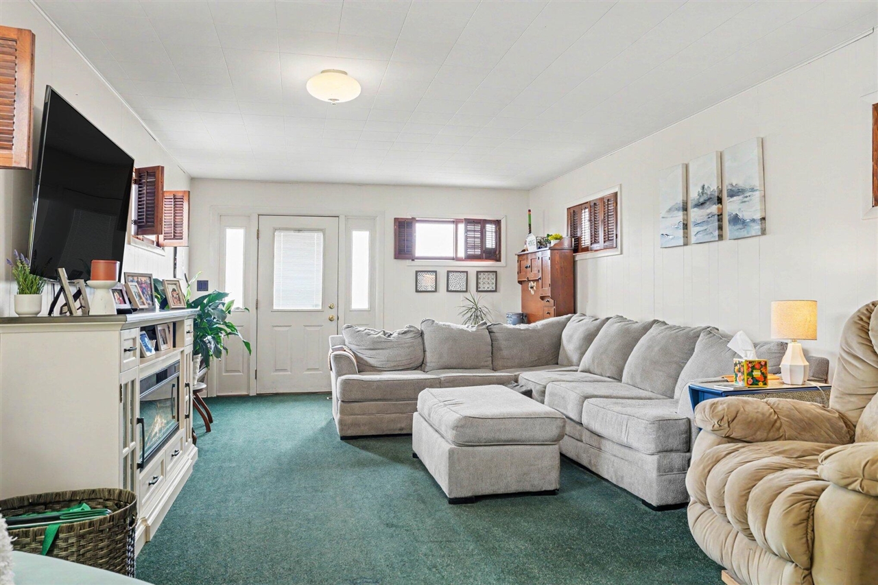 507 Weeks Avenue Property Photo 2