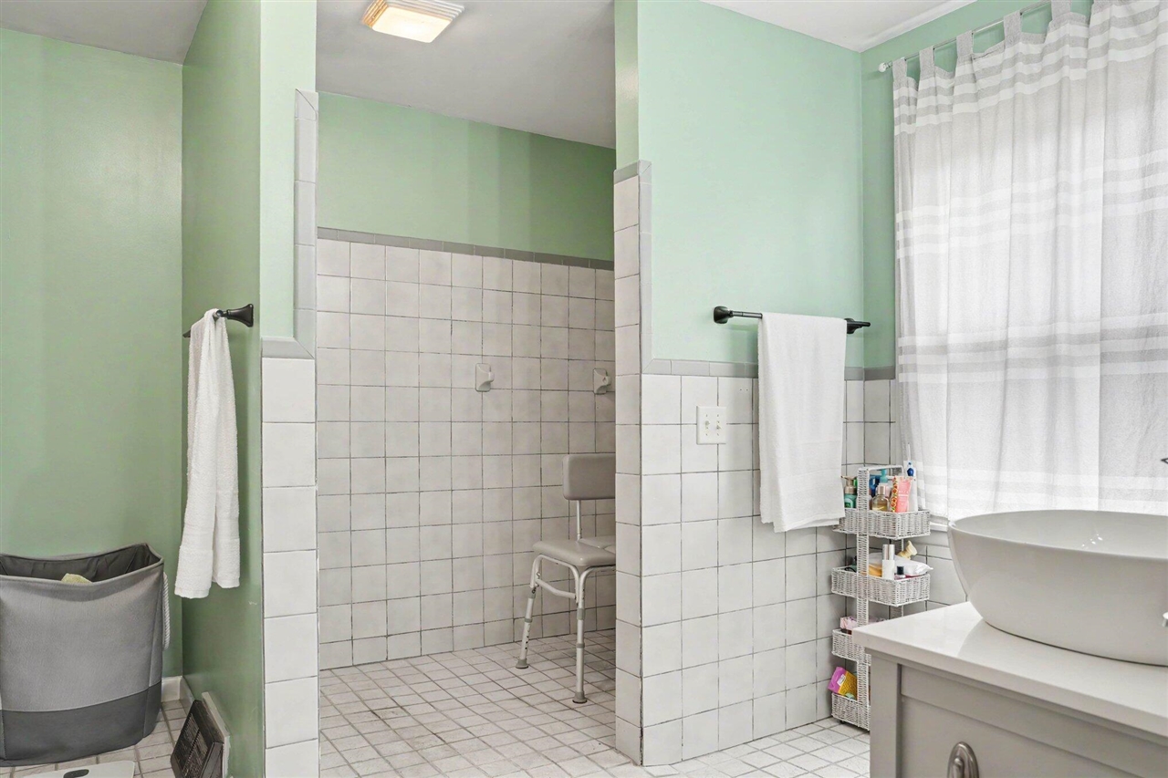 507 Weeks Avenue Property Photo 14