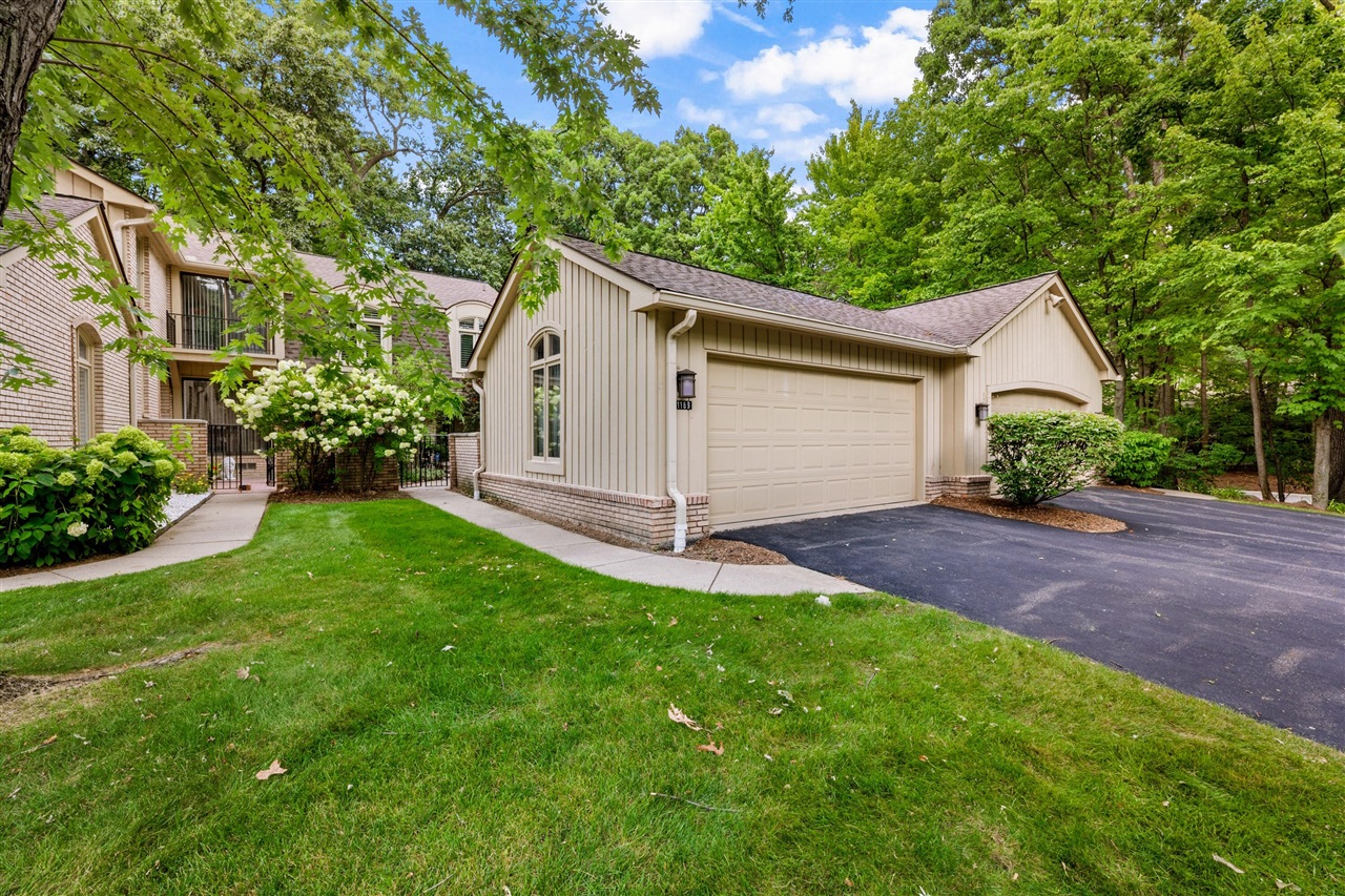 1189 Glenpointe Court Property Photo 4