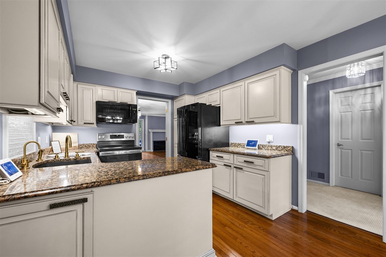 1189 Glenpointe Court Property Photo 13