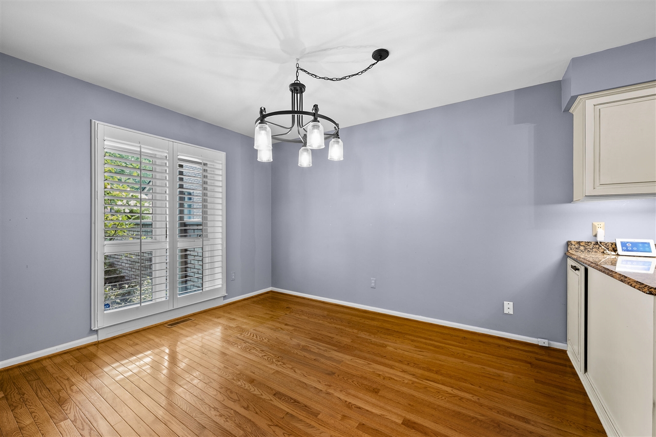 1189 Glenpointe Court Property Photo 16