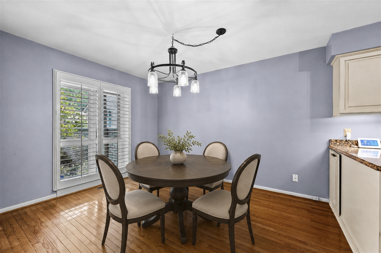 1189 Glenpointe Court Property Photo 18