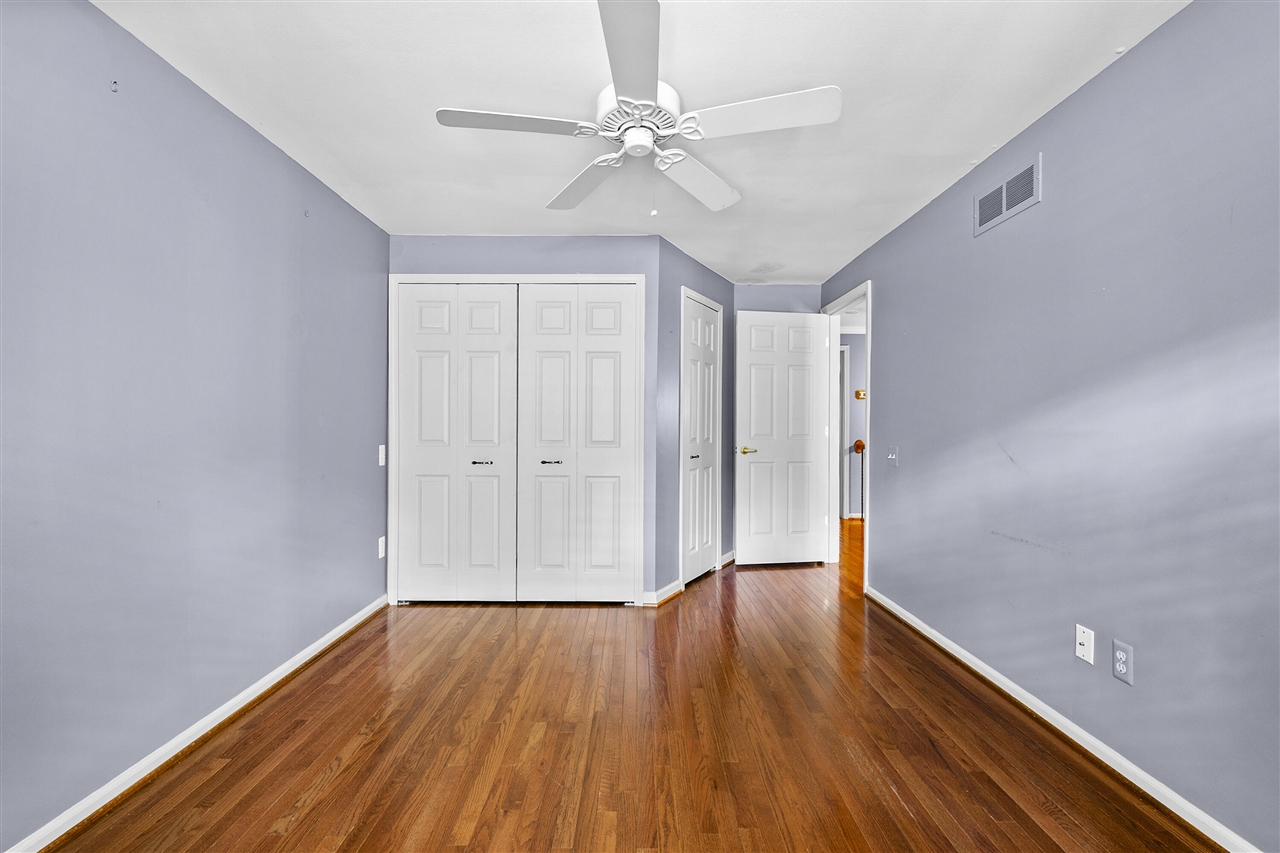1189 Glenpointe Court Property Photo 29
