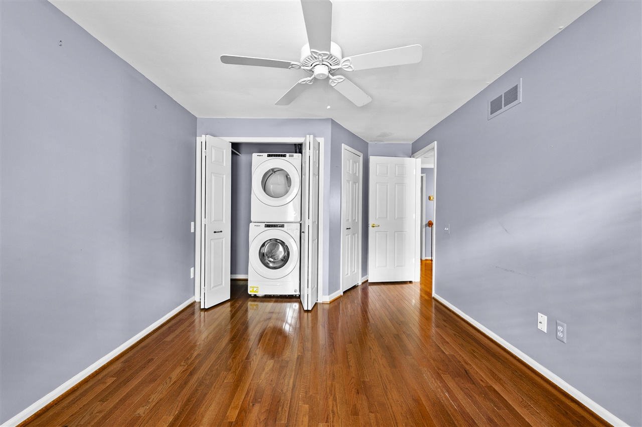 1189 Glenpointe Court Property Photo 30