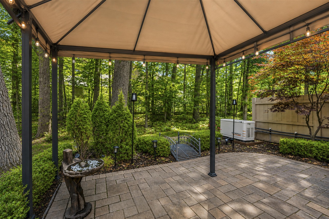 1189 Glenpointe Court Property Photo 35