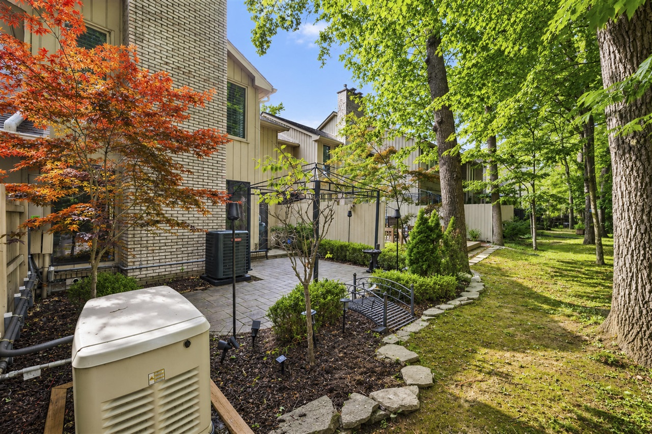 1189 Glenpointe Court Property Photo 36
