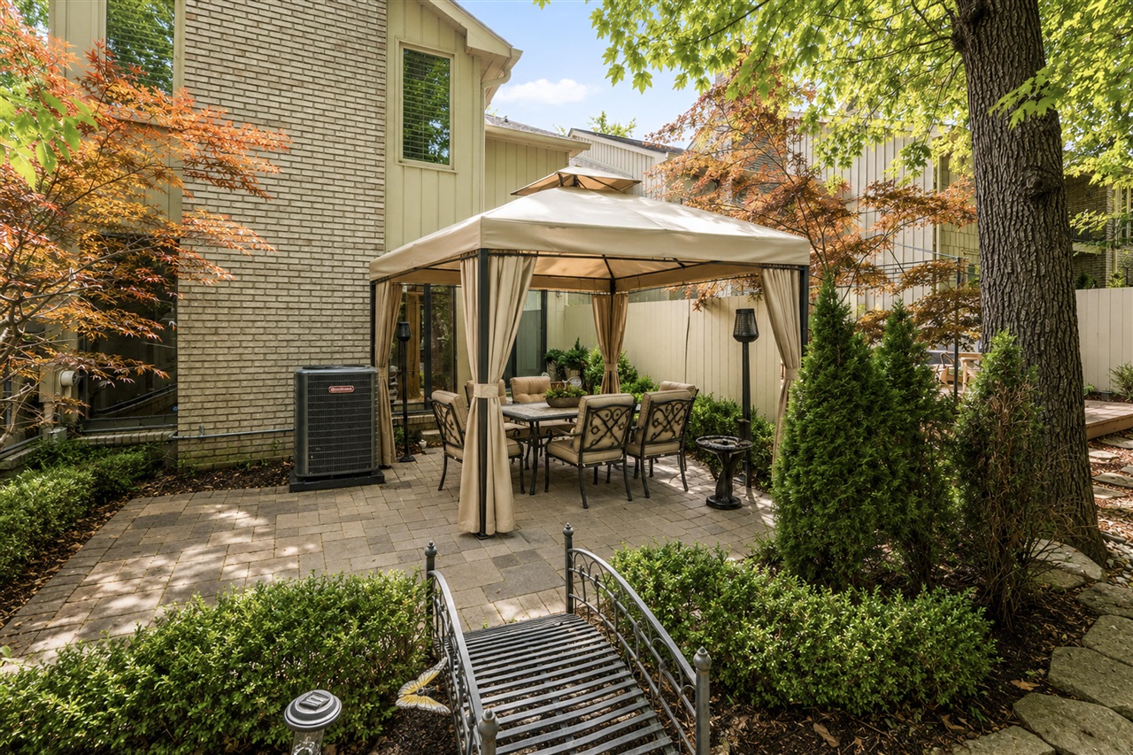1189 Glenpointe Court Property Photo 37