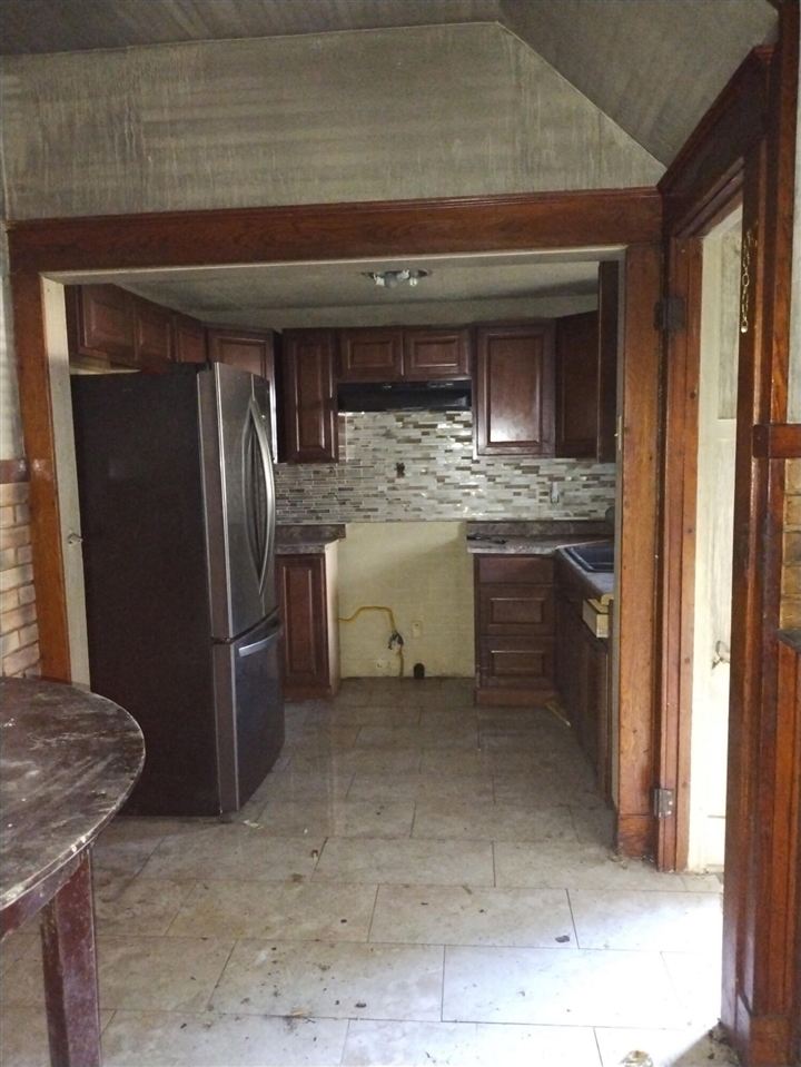 2202 Swayze Street Property Photo 6